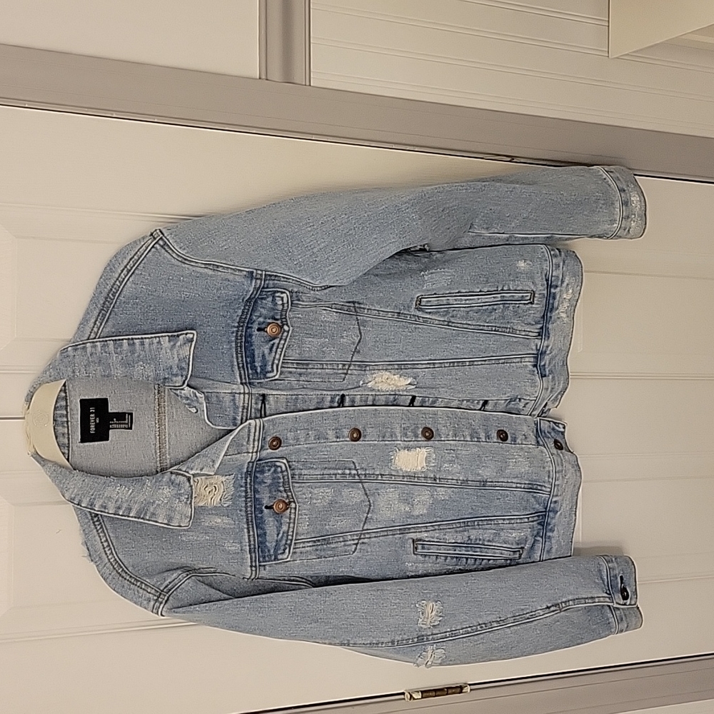 Forever 21 Men distressed jean jacket